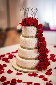 Cutting the wedding cake is one of the main events at a wedding reception. Sri Lankan Wedding Impressions By Annuj Page 2 Romantic Wedding Cake Cake Structure Wedding