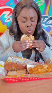 It was SOOOOO good yall!!!😍😍 @Dave’s Hot Chicken #reels #foodreview  #kentucky #explorepage