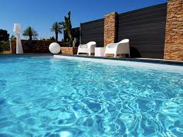 Organiser Un Anniversaire Autour D Une Piscine Privee A Marseille Swimmy Le Blog Dedie A L Univers De La Baignade