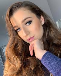 Amanda Belfiore's Instagram, Twitter & Facebook