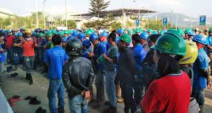 Masih persoalan gaji yang tak kunjung usai,mewarnai berbagai perihal pekerja buruh di indonesia,salah satunya adalah gaji. Jabatan Tka Thailand Diduga Salahi Aturan Buruh Pt Scg Sukabumi Mogok Kerja