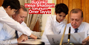 Recep tayyip erdoğan kimdir, hayatı ve biyografisi. Erdogan Torunuyla Fotografini Paylasti