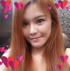 我談的那場戀愛》HKIFF  隆重首映今早一推出火速售罄吳君如和張天賦主演的《我談的那場戀愛》是第六屆首部劇情電影計劃的專業組得獎作品並將於第48屆香港國際電影節舉行世界首映，今早一開賣已經火速售罄。它以網戀詐騙為題材，講述年輕騙子李偉祖（張天賦飾演），偽裝成中  ...