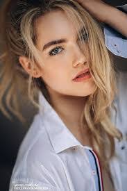 Caroline Kruger's Instagram, Twitter & Facebook