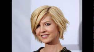 Jennie garth short straight layered light blonde bob haircut with side swept bangs and blonde highlights. Jennie Garth Short Haircut 2012 Youtube