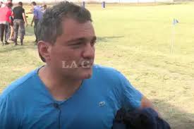 Madres del Pañuelo Negro" interrumpen el tránsito en el puente Barros