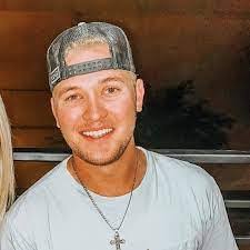 Dewayne Kelch's Instagram, Twitter & Facebook