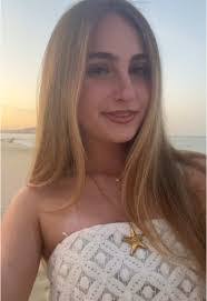 Amanda Lago's Instagram, Twitter & Facebook