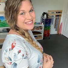 Katie Key's Instagram, Twitter & Facebook