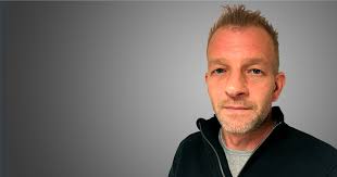 Kontakt os eller se kontaktinformation