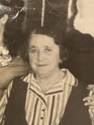 Rebecca Rudnick's Instagram, Twitter & Facebook