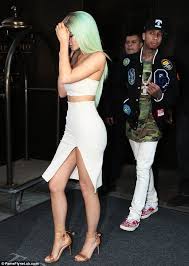 Kylie Jenner Changes Into A Crop Top And Pencil Skirt After Nyfw Show Kylie Jenner Photos Kylie Jenner Outfits Kylie Jenner Green Hair