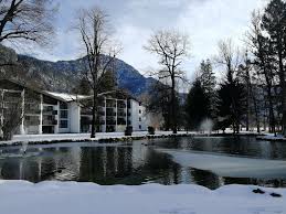 Wenn sie jetzt ein haus in lofer kaufen, sollten sie auch die pläne für die zukunft berücksichtigen. Schlosspark Appartement Schloss Grubhof In Sankt Martin Bei Lofer Salzburg