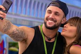 The perfect thaisbbb bbb animated gif for your conversation. Bbb 21 Arthur Tenta Dar Match Com Thais Mas Flerta Com Juliette
