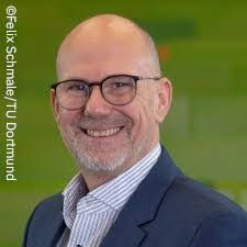 Jan Kuhl's Instagram, Twitter & Facebook