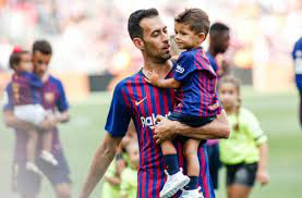 Cuando la espera merece la pena tranquilo, que el sitio es tuyo. Footballers Wagskids On Twitter 02 09 2018 Sergio Busquets And His Son Enzo Before Laliga Football Match Between Fc Barcelona And Sd Huesca Pic Gettyimages Sergiobusquets Enzobusquets Elenagalera Fcb Fcbarcelona Fcbkids Fcbarcelonakids