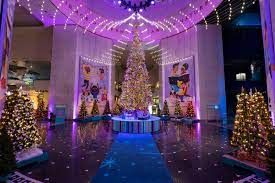 Carving turkeys and stuffing our bellies thanksgiving day is a pastime we look forward to all year, no doubt. Christmas In Chicago 17 Festive Things To Do This Season Conde Nast Traveler