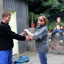 Zu jeder filiale bekommen sie per klick weitere informationen zur lage und dem aktuellen angebot. Kinderarche Sachsen E V Weinlese In Der Wohngruppe Weinberghaus