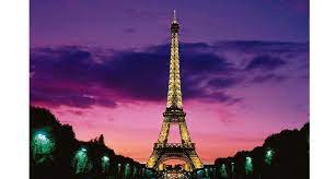 La torre eiffel de parís es una estructura de hierro, con más de 300 metros de altura. Hoy Celebra La Torre Eiffel 300 Millones De Visitas National Geographic En Espanol