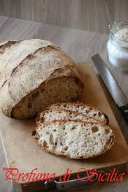 Il pane con lievito madre è uno degli alimenti più buoni della nostra cultura. Pagnotta A Lunga Lievitazione Con Pasta Madre Profumo Di Sicilia
