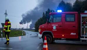 3 сен 2018 50 просмотров. Eight Injured In Blast Blaze At German Refinery