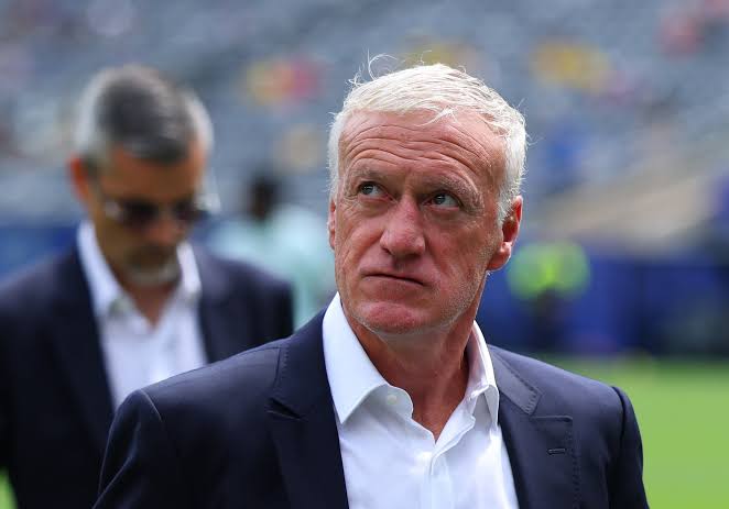 J'ai trois étoiles dans le ciel» : Didier Deschamps évoque la disparition  des membres de sa famille