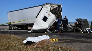Fernando brito, a photographic editor of el debate, gave a speech at the crónicas: Muere Un Nino En Choque De Trailers En Guasave Golfo Pacifico