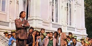 Hababam sınıfı serisinin ilk filmi olan bu yapıt rıfat ilgaz'ın ölümsüz eseri hababam sınıfı romanından uyarlanmıştı. Hababam Sinifi Nin Yeniden Cekilecek Filmi Icin Oyuncu Araniyor