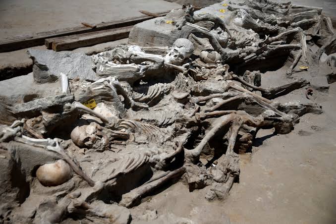 80 shackled skeletons found in ancient mass graves – The History Blog