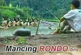 Alat reproduksi ini akan berfungsi sepenuhnya saat seorang wanita telah memasuki masa pubertas. Pin By Putera Borneo On Nglawak Funny Photos Funny Friend Memes Memes Funny Faces