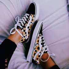 Black And White Checkered Vans With Sunflowers Checkerboard Sunflower Old Skool Chaussure Checkerboard Skool Sunflower In 2020 Vans Shoes Women Vans Shoes Fashion Retro Shoes