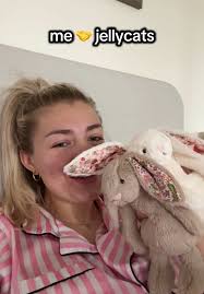 Do you have a @Jellycat bunny 🥹 🐰