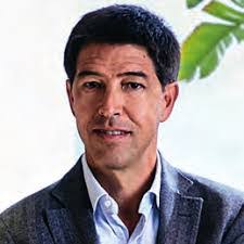 Peter Skau's Instagram, Twitter & Facebook