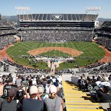 Oakland mayor jean quan says she has fulfilled her commitment to provide. Raiders Adding Nfl Mandated Gold 50 Yard Lines After Baseball Season Sports Illustrated