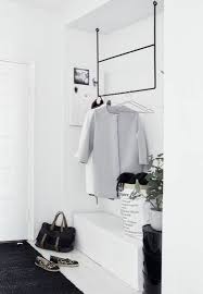 Auf der anderen seite verleiten sie aber vielleicht manchmal auch dazu, zu denken: Moderne Garderoben Tipps Zur Erneuerung Der Modernen Garderobe Garderobe Modern Garderobenlosungen Skandinavisches Haus