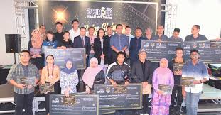 Maria elena bt nor, rohayu bt mohd salleh, norziha bt che him, norhaidah bt mohd asrah, sabariah bt saharan, kamil bin khalid nafisah @ kamariah bt md. Govt Continuing To Turn Kuching Into A Smart City Myicsc