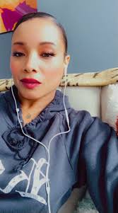 Aisha Dean's Instagram, Twitter & Facebook