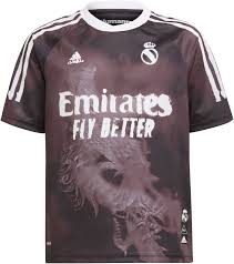 Le informamos de que el nombre del jugador que aparece en las equipaciones oficiales de la temporada 20/21 (con nombre y. Shirt Adidas Real Madrid Human Race Jersey Youth Top4football Com