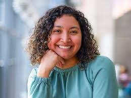 Lindsey Cabral's Instagram, Twitter & Facebook