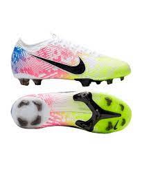 Fußballschuhe von adidas nike puma alle reduziert.alle angebote für fussballschuhe im shop. Ø§Ù„Ù‡ÙŠØ±ÙˆÙŠÙ† Ù„Ù‡Ø¨ Ù…Ø¹Ø§Ø¯Ù„Ø© Nike Fussballschuhe Bunt Outofstepwineco Com