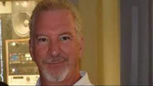 He broadcasts daily on flagship station wwtn, a cumulus media station, from 3:00 p.m. Ugkshvmvecndgm