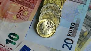 Para çevirisi 1 eur ile tl arasında. Euro S Surge Shows Power Of Carry Trades Unwinding Wsj