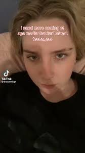 Ella Ruiz (ellaruuiz)