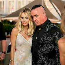 Check spelling or type a new query. Svetlana Loboda Chuvstvenno Pozdravila Tillya Lindemanna S 56 Letiem Vokrug Tv