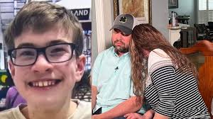 11-year-old boy fatally stabbed while protecting pregnant mom from her  ex-boyfriend, police say