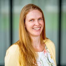 Robin Palmer's Instagram, Twitter & Facebook