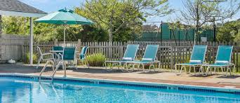 King size, double and a twin room. Beachfront Resort In Montauk The Driftwood Resort