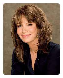 Hairstyles For Over 50 Year Old Woman Medium Length Hair With Layers Hair Styles Medium Length Hair Styles