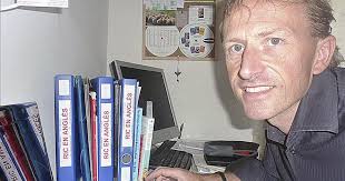 Els infants aprenen millor l'anglès a través del joc”