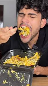 obviamente salchipapa❤️ ¿y ustedes?🤔👀 #salchipapa #24horassincomer #comida